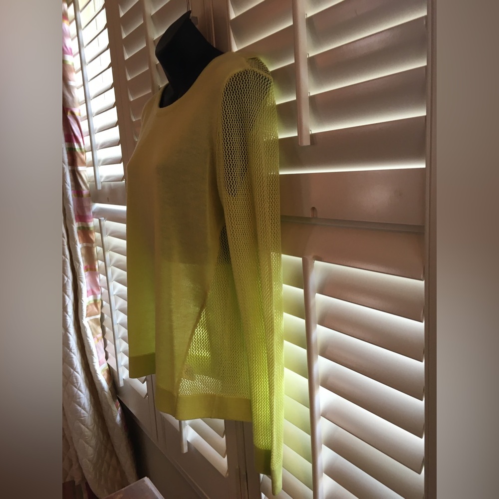 Cabi Lime Split Back Long Sleeve Pullover And Cam… - image 3